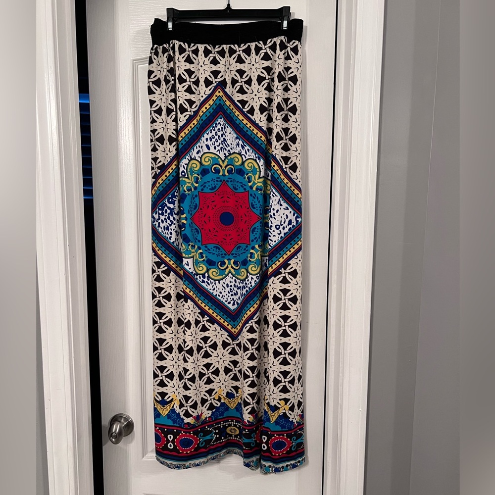 Stretchy print maxi skirt.